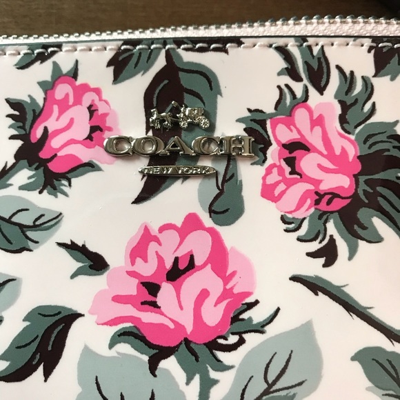 Coach Patent Rose Pattern Zip Wristlet 7x4.25” - Picture 2 of 6